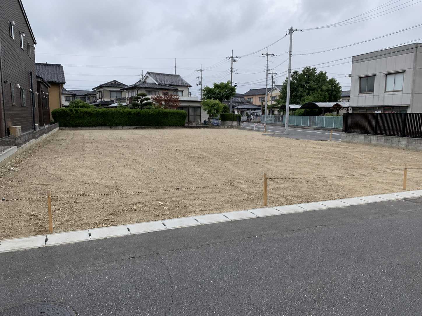 ビル解体後の整地された土地