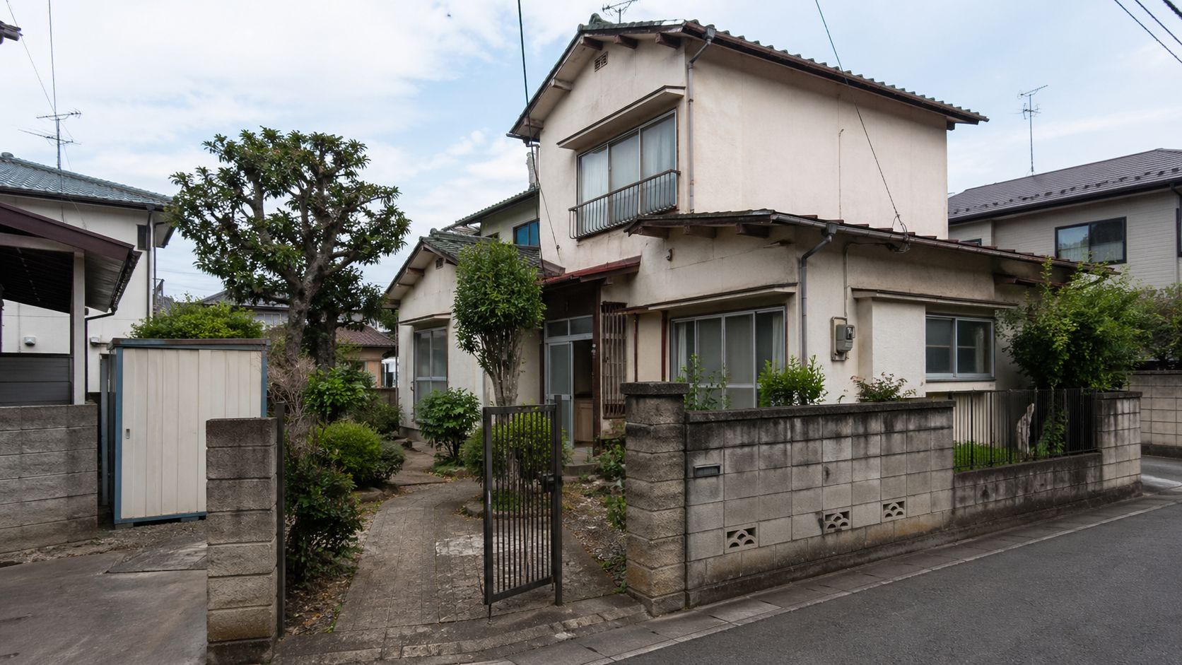 解体費用に関わる住宅外観と敷地条件のイメージ