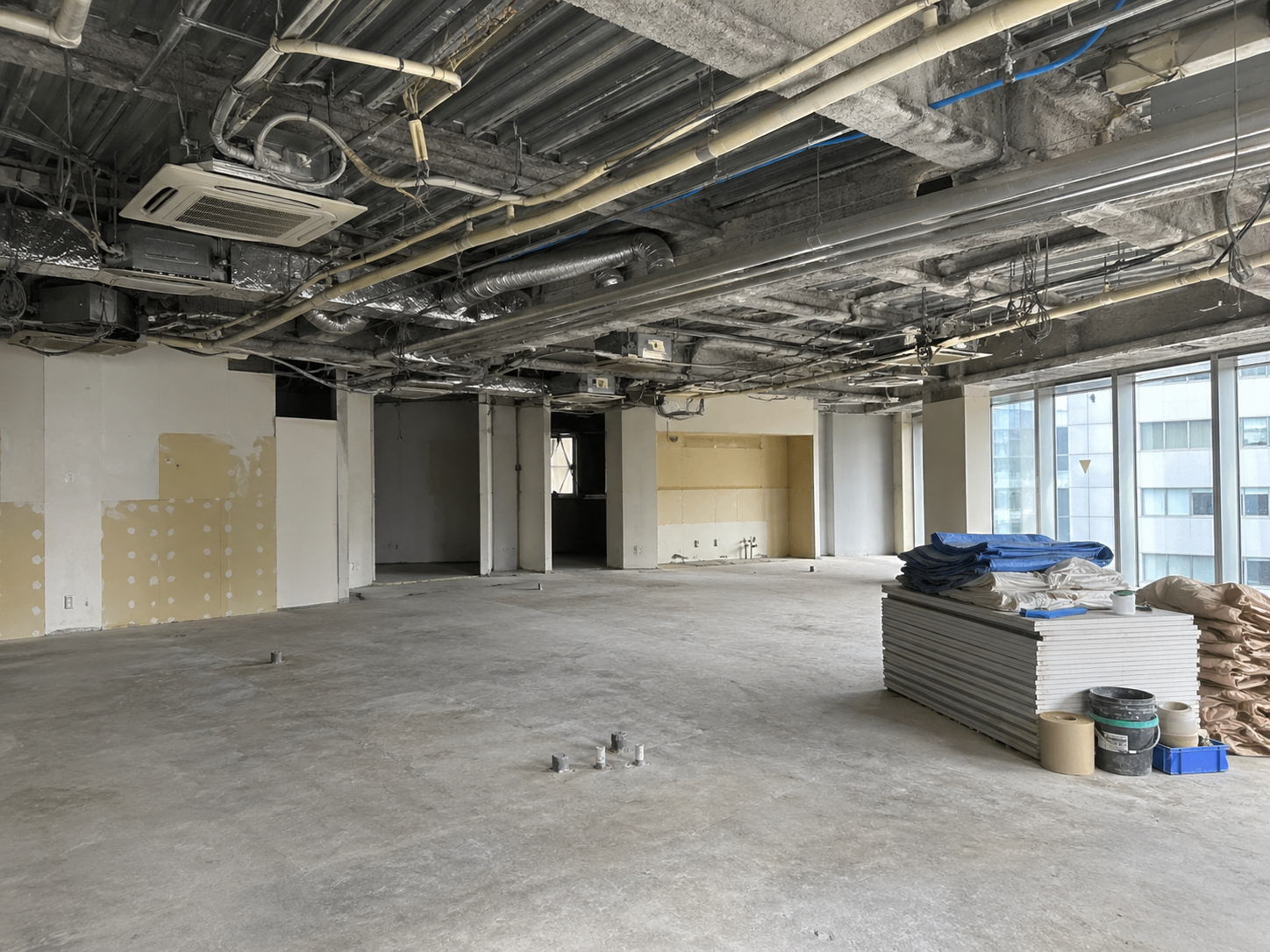 店舗やテナントのスケルトン工事のイメージ