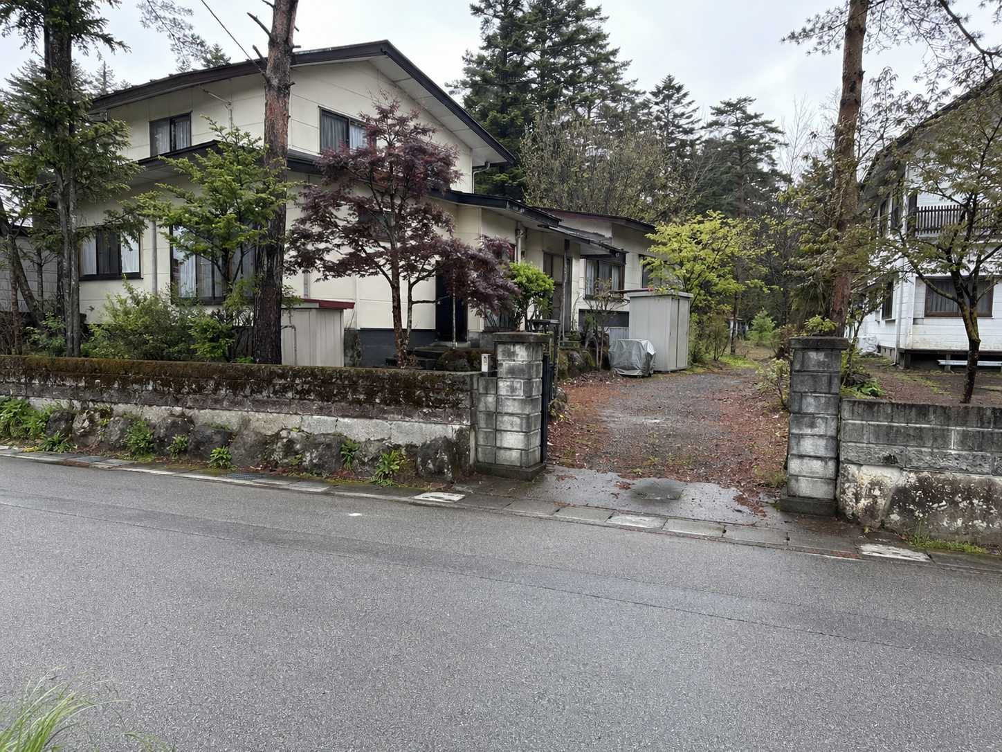 白馬村の別荘や空き家を遠方から写真で相談するイメージ