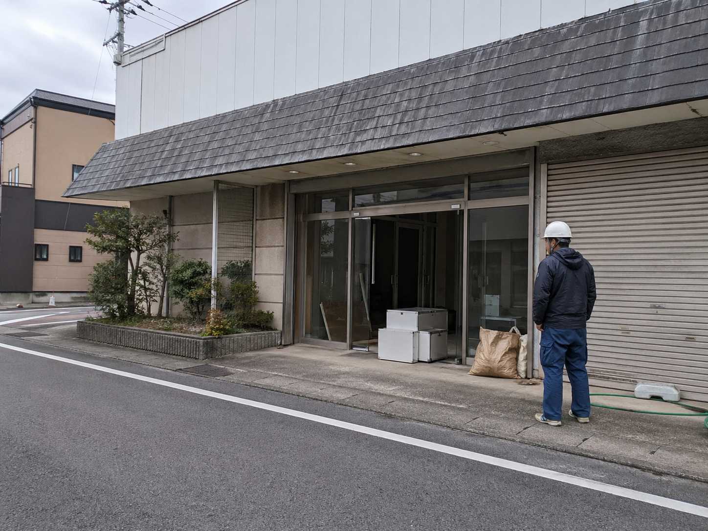 退去前の店舗テナント外観確認
